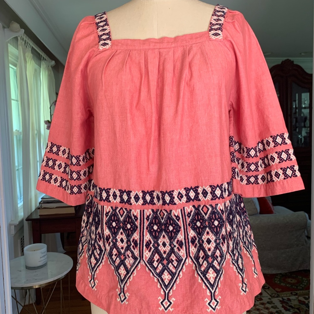 Calypso Embroidered Peasant Top size (S) pink, loose fitting pre-owned blouse